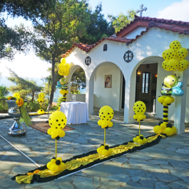 Μπαλόνια Βάπτισης Κολωνάκια με θέμα τη Μέλισσα για εξωτερικό στολισμό εκκλησίας